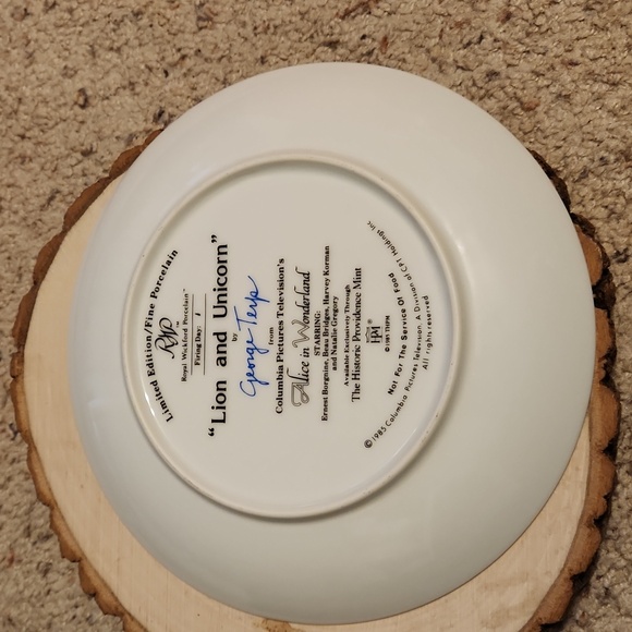 Royal Wickford Alice in Wonderland Lion and Unicorn Collector Plate George Terp - Picture 5 of 7